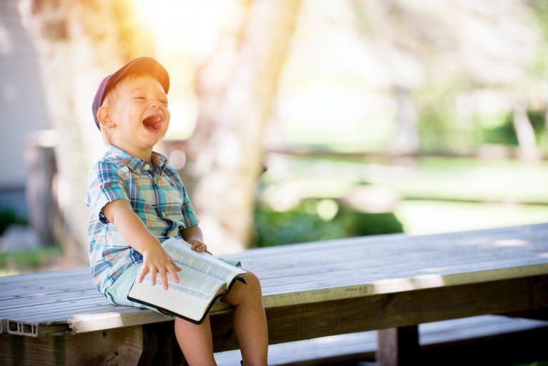 Immunsystem stärken - lachendes Kind