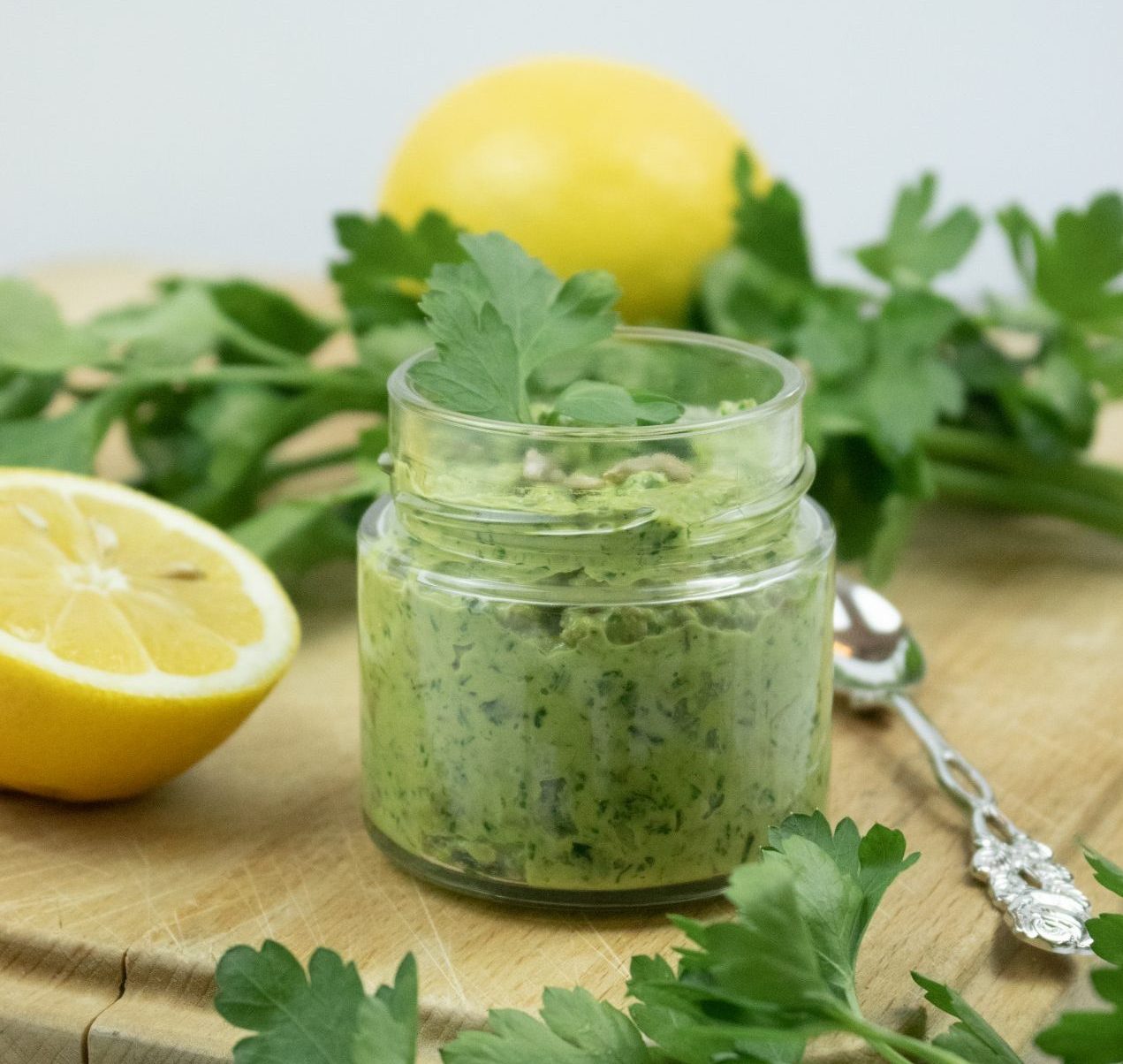 Basisches Petersilien-Pesto